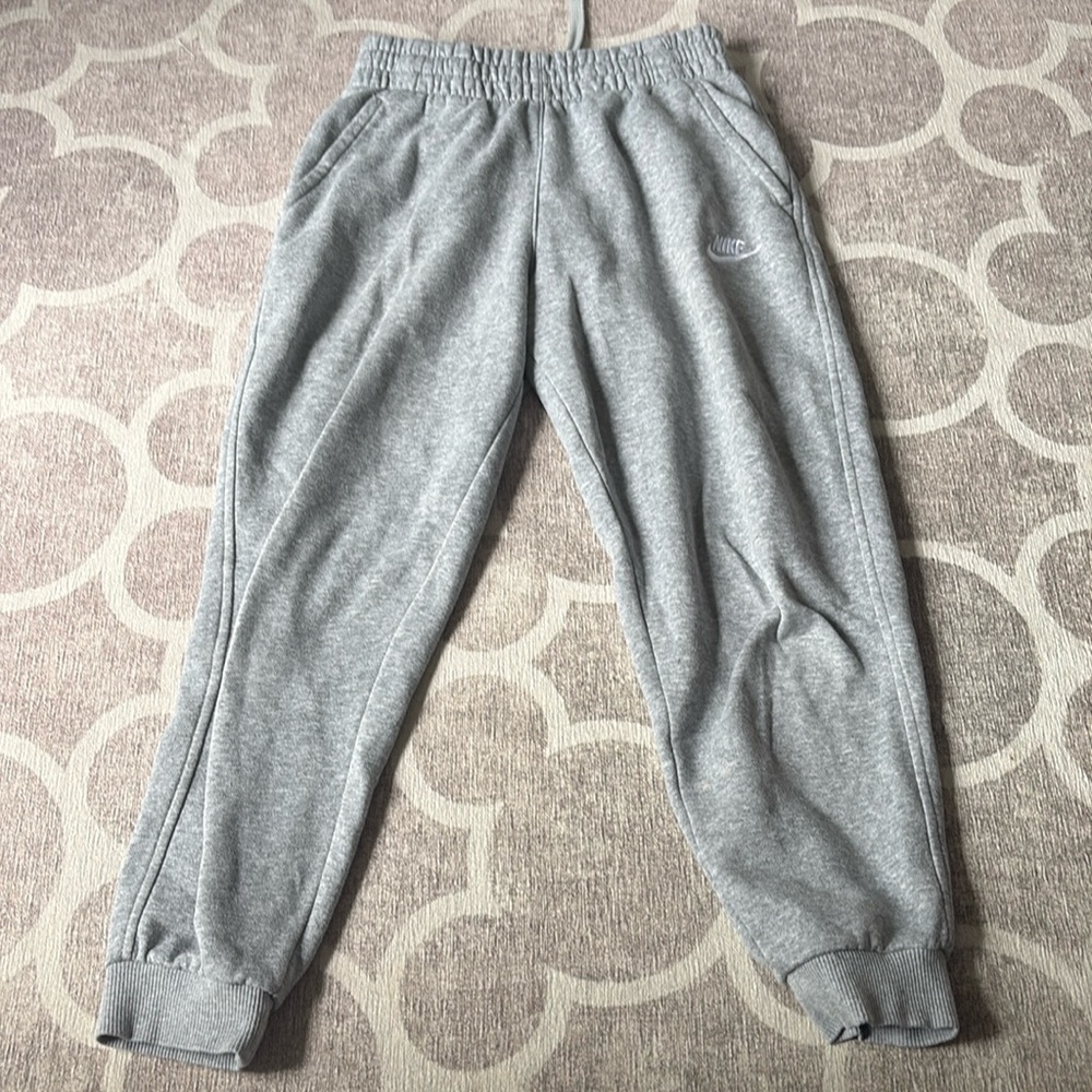 Nike Girls Joggers – Size M